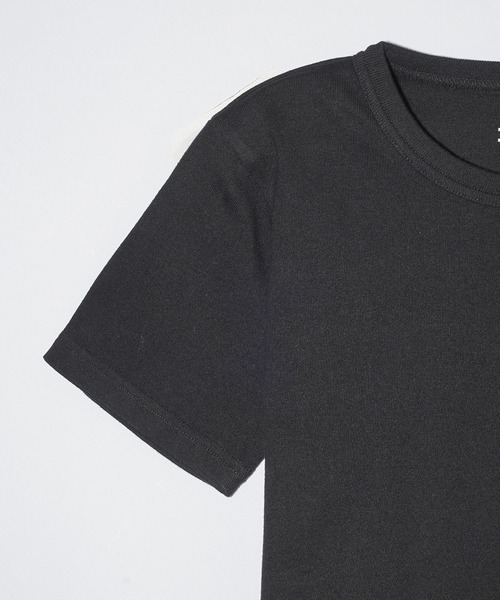 X-girl（エックスガール）の「CHENILLE EMBROIDERED LOGO S/S TOP（Tシャツ/カットソー・レディース・ブラック/ホワイト/ブラウン・S/M）」の8枚目の写真