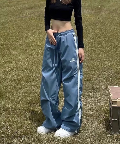 LYEON（リヨン）の「サイドライントラックパンツ/タックワイドパンツ（その他パンツ・レディース・ベージュ/ブルー/ブラック・FREE）」の7枚目の写真