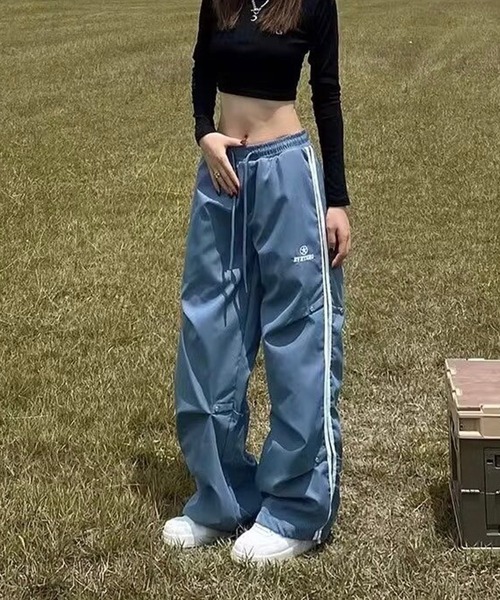 LYEON（リヨン）の「サイドライントラックパンツ/タックワイドパンツ（その他パンツ・レディース・ベージュ/ブルー/ブラック・FREE）」の9枚目の写真