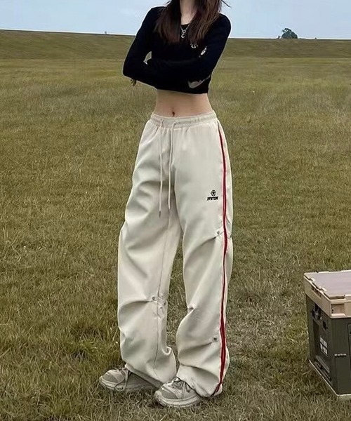 LYEON（リヨン）の「サイドライントラックパンツ/タックワイドパンツ（その他パンツ・レディース・ベージュ/ブルー/ブラック・FREE）」の17枚目の写真