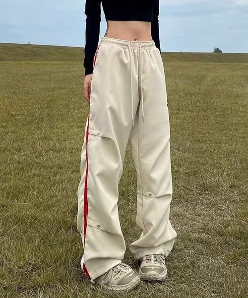 LYEON（リヨン）の「サイドライントラックパンツ/タックワイドパンツ（その他パンツ・レディース・ベージュ/ブルー/ブラック・FREE）」の18枚目の写真
