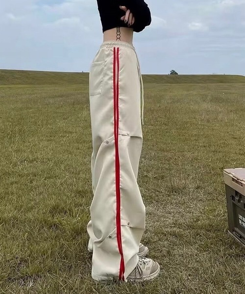 LYEON（リヨン）の「サイドライントラックパンツ/タックワイドパンツ（その他パンツ・レディース・ベージュ/ブルー/ブラック・FREE）」の19枚目の写真