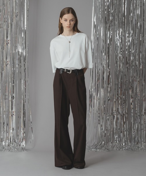 SELLE GLANT（セレグランテ）の「SEMI-FLARED TUCK WIDE PANTS/セミフレアタックワイドパンツ（スラックス・メンズ・ブラック/ダークブラウン・SMALL/MEDIUM/LARGE）」の7枚目の写真