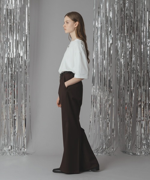 SELLE GLANT（セレグランテ）の「SEMI-FLARED TUCK WIDE PANTS/セミフレアタックワイドパンツ（スラックス・メンズ・ブラック/ダークブラウン・SMALL/MEDIUM/LARGE）」の8枚目の写真