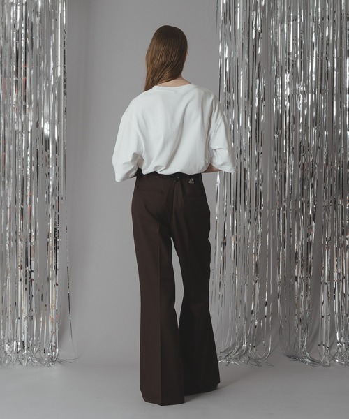 SELLE GLANT（セレグランテ）の「SEMI-FLARED TUCK WIDE PANTS/セミフレアタックワイドパンツ（スラックス・メンズ・ブラック/ダークブラウン・SMALL/MEDIUM/LARGE）」の9枚目の写真