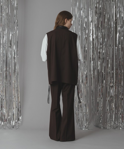 SELLE GLANT（セレグランテ）の「SEMI-FLARED TUCK WIDE PANTS/セミフレアタックワイドパンツ（スラックス・メンズ・ブラック/ダークブラウン・SMALL/MEDIUM/LARGE）」の5枚目の写真