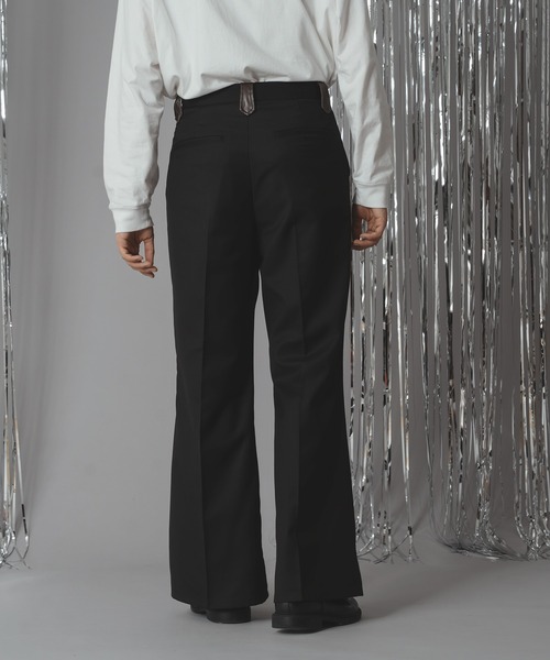 SELLE GLANT（セレグランテ）の「SEMI-FLARED TUCK WIDE PANTS/セミフレアタックワイドパンツ（スラックス・メンズ・ブラック/ダークブラウン・SMALL/MEDIUM/LARGE）」の13枚目の写真