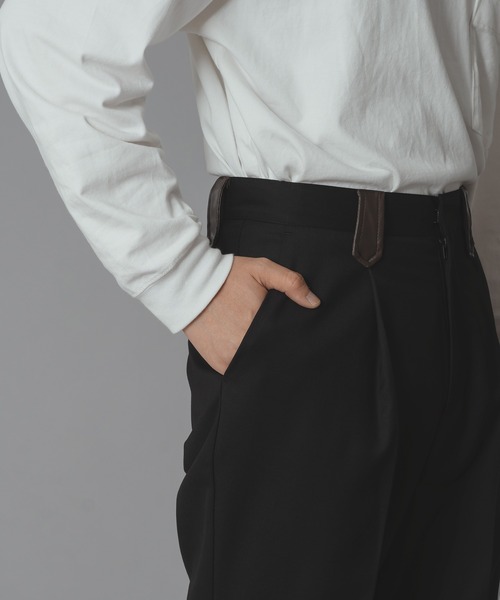 SELLE GLANT（セレグランテ）の「SEMI-FLARED TUCK WIDE PANTS/セミフレアタックワイドパンツ（スラックス・メンズ・ブラック/ダークブラウン・SMALL/MEDIUM/LARGE）」の16枚目の写真