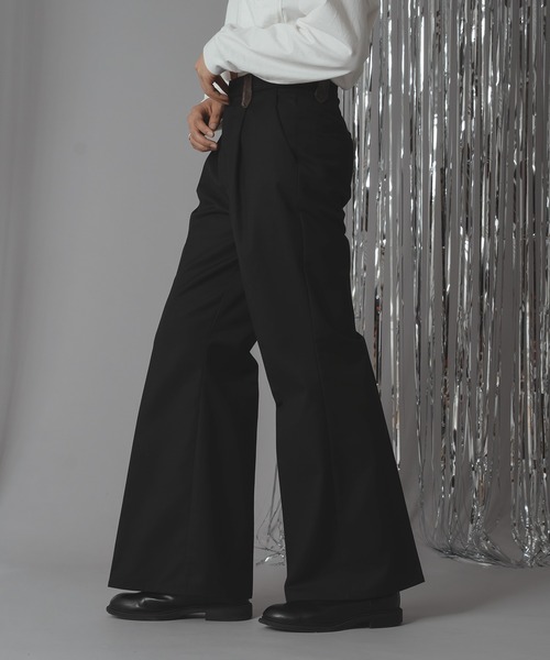 SELLE GLANT（セレグランテ）の「SEMI-FLARED TUCK WIDE PANTS/セミフレアタックワイドパンツ（スラックス・メンズ・ブラック/ダークブラウン・SMALL/MEDIUM/LARGE）」の12枚目の写真