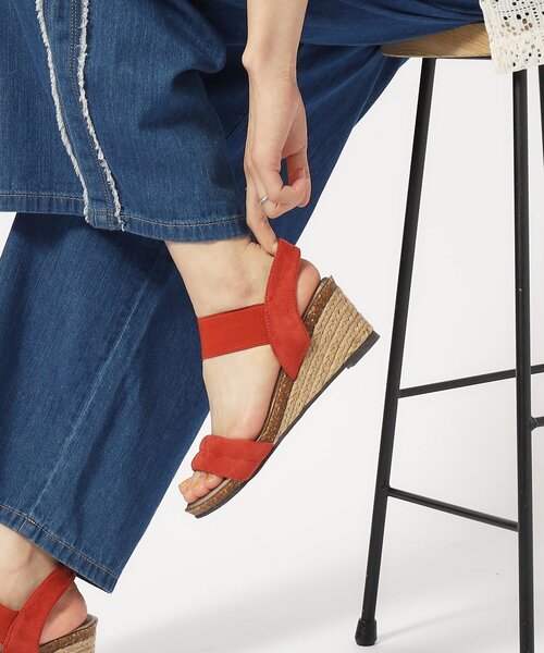 SHOO・LA・RUE（シューラルー）の「◆片手ではけるサンダル　シューダル24SS（サンダル・レディース・ブラウン系1/レッド系1/チャコールグレー/ブラック/サンドベージュ・45/35/25）」の22枚目の写真