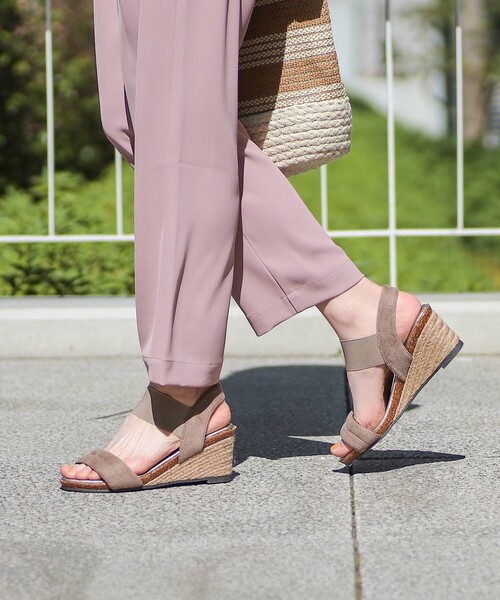 SHOO・LA・RUE（シューラルー）の「◆片手ではけるサンダル　シューダル24SS（サンダル・レディース・ブラウン系1/レッド系1/チャコールグレー/ブラック/サンドベージュ・45/35/25）」の14枚目の写真