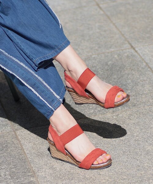 SHOO・LA・RUE（シューラルー）の「◆片手ではけるサンダル　シューダル24SS（サンダル・レディース・ブラウン系1/レッド系1/チャコールグレー/ブラック/サンドベージュ・45/35/25）」の15枚目の写真