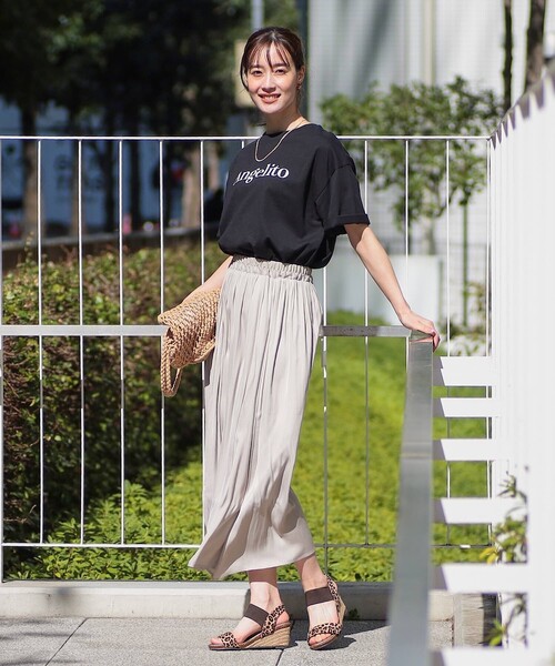 SHOO・LA・RUE（シューラルー）の「◆片手ではけるサンダル　シューダル24SS（サンダル・レディース・ブラウン系1/レッド系1/チャコールグレー/ブラック/サンドベージュ・45/35/25）」の17枚目の写真