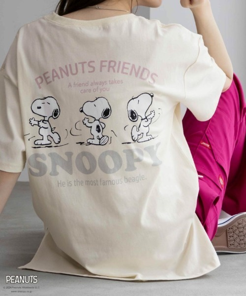 PEANUTS（ピーナッツ）の「【綿100%】PEANUTS スヌーピー スリット入りTシャツ（Tシャツ/カットソー・レディース・ホワイト/チャコールグレー/ブルー/クリーム・フリー）」の3枚目の写真
