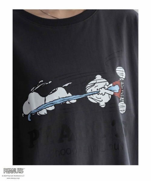 PEANUTS（ピーナッツ）の「【綿100%】PEANUTS スヌーピー スリット入りTシャツ（Tシャツ/カットソー・レディース・ホワイト/チャコールグレー/ブルー/クリーム・フリー）」の16枚目の写真