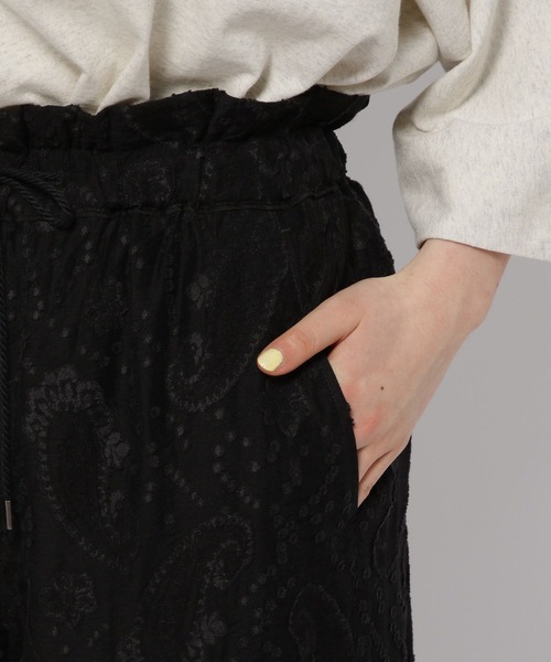 niko and...（ニコアンド）の「カッティングジャガードシアーパンツ（その他パンツ・レディース・グリーン/ブラック/アイボリー・FREE）」の8枚目の写真