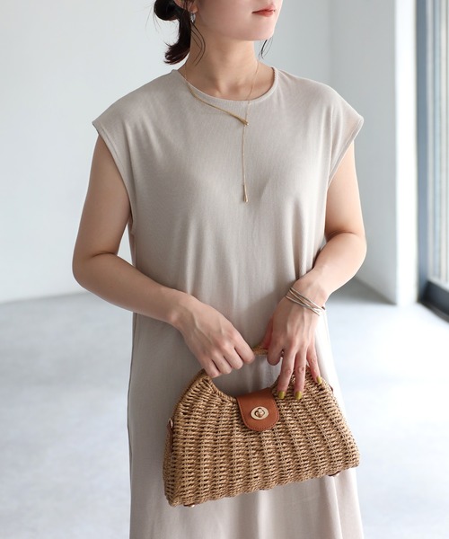 Riberry(リベリー)の「テレコリブフレンチスリーブワンピース(ワンピース・レディース・チャコールグレー/グレイッシュベージュ・MEDIUM)」の5枚目の写真