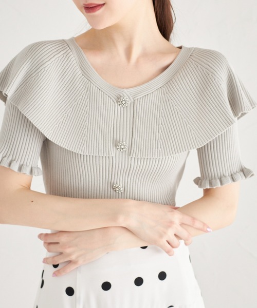 tocco closet(トッコ クローゼット)の「ビジュー飾り釦付きケープライクリブニットプルオーバー(ニット/セーター・レディース・ミント/ブラック/オフホワイト・M)」の3枚目の写真