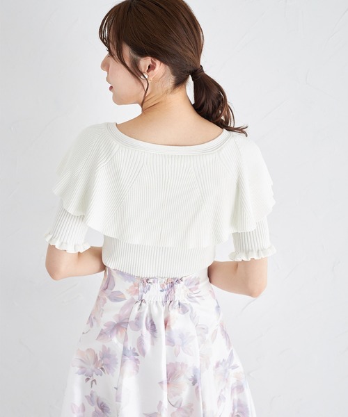 tocco closet(トッコ クローゼット)の「ビジュー飾り釦付きケープライクリブニットプルオーバー(ニット/セーター・レディース・ミント/ブラック/オフホワイト・M)」の4枚目の写真