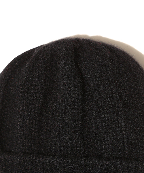 BEAMS PLUS（ビームスプラス）の「BEAMS PLUS / カシミヤリブワッチキャップ（ニットキャップ/ビーニー・メンズ・オフホワイト/チャコールグレー/ブラック/ワイン/ネイビー・ONE SIZE）」の10枚目の写真