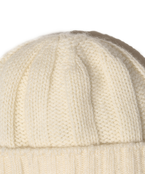 BEAMS PLUS（ビームスプラス）の「BEAMS PLUS / カシミヤリブワッチキャップ（ニットキャップ/ビーニー・メンズ・オフホワイト/チャコールグレー/ブラック/ワイン/ネイビー・ONE SIZE）」の14枚目の写真