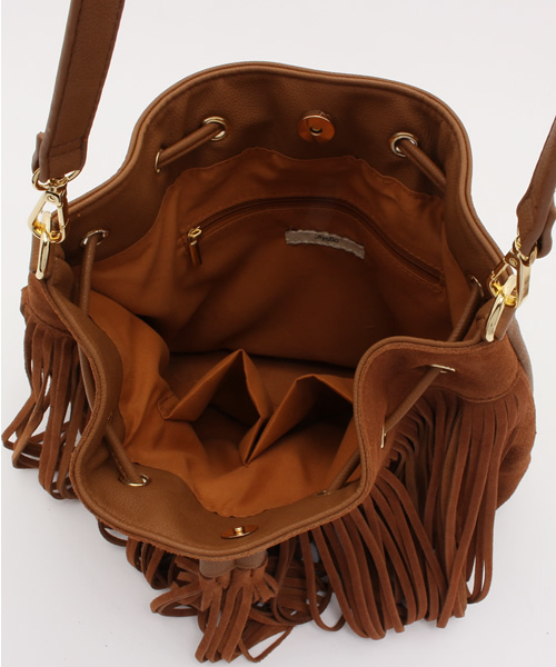 mystic（ミスティック）の「【mystic】スエードフリンジ巾着ショルダー（ショルダーバッグ・レディース・ブラック/キャメル/グレー・ﾌﾘ-）」の4枚目の写真