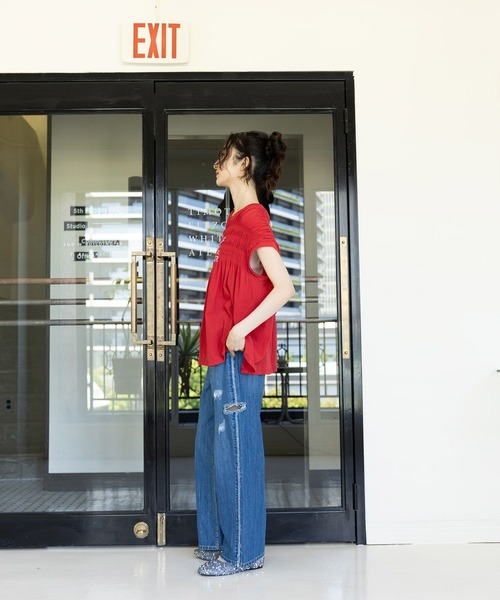 niko and...(ニコアンド)の「シャーリングプリントTシャツ(Tシャツ/カットソー・レディース・ネイビー/オフホワイト/レッド/ブルー・TALL/SHORT)」の6枚目の写真