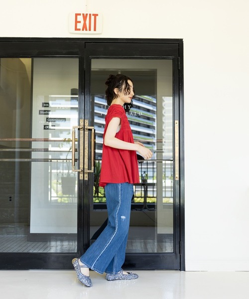 niko and...(ニコアンド)の「シャーリングプリントTシャツ(Tシャツ/カットソー・レディース・ネイビー/オフホワイト/レッド/ブルー・TALL/SHORT)」の7枚目の写真