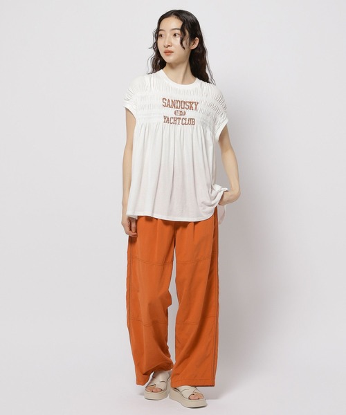 niko and...(ニコアンド)の「シャーリングプリントTシャツ(Tシャツ/カットソー・レディース・ネイビー/オフホワイト/レッド/ブルー・TALL/SHORT)」の13枚目の写真