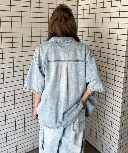 sedacle（セダクル）の「エンボスデニムジャケット【SEUP着用可能】（シャツ/ブラウス・メンズ・ライトブルー/インディゴブルー・SMALL/MEDIUM/LARGE）」の5枚目の写真