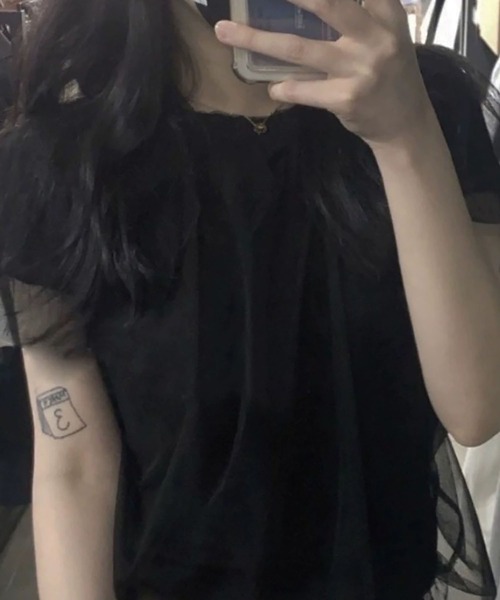 LYEON(リヨン)の「チュールレイヤードTシャツ/チュールドッキングトップス(Tシャツ/カットソー・レディース・アイボリー/ブラック・FREE)」の10枚目の写真