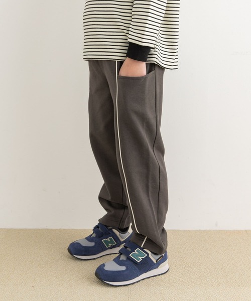 URBAN RESEARCH DOORS（アーバンリサーチドアーズ）の「裏毛切替ラインパンツ(KIDS)（その他パンツ・キッズ・チャコールグレー/ホワイト系その他・120/135/105）」の12枚目の写真