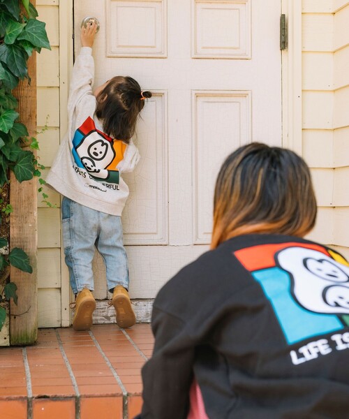 FREAK'S STORE(フリークスストア)の「matsui×FREAK'S STORE/マツイ×フリークスストア 別注 「もにゅもにゅ」キッズ バックプリント スウェット(スウェット・キッズ・ブラック/グレー/ホワイト・MEDIUM/LARGE/SMALL)」の3枚目の写真