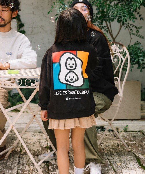FREAK'S STORE(フリークスストア)の「matsui×FREAK'S STORE/マツイ×フリークスストア 別注 「もにゅもにゅ」キッズ バックプリント スウェット(スウェット・キッズ・ブラック/グレー/ホワイト・MEDIUM/LARGE/SMALL)」の2枚目の写真