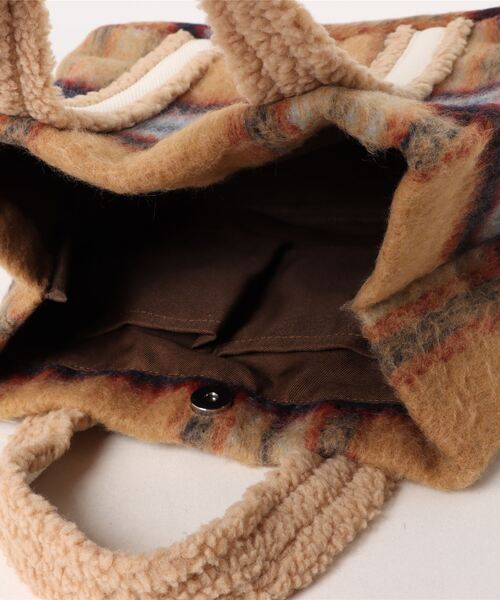 T・S・L（ティーエスエル）の「【T.S.L】チェック×ボアラインハンドルバック(846551)（ハンドバッグ・レディース・アイボリー/ベージュ/グレー・ALL）」の7枚目の写真