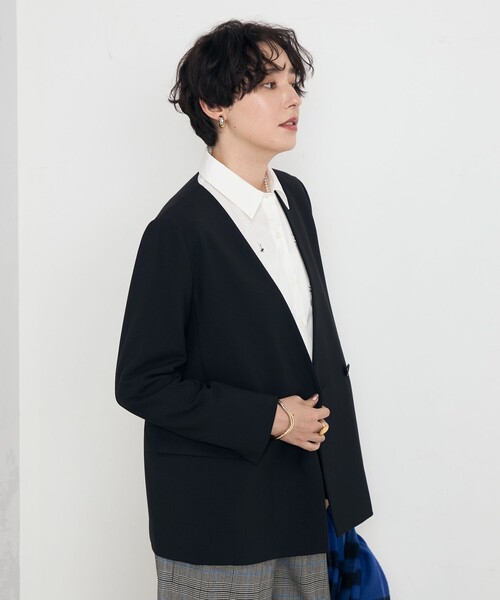 NOLLEY’S(ノーリーズ)の「《セットアップ対応》プレミアムストレッチ Vネックダブル釦ジャケット(ノーカラージャケット・レディース・キャメル/ブラック・38/36)」の6枚目の写真