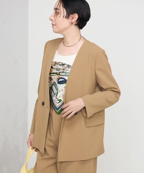 NOLLEY’S(ノーリーズ)の「《セットアップ対応》プレミアムストレッチ Vネックダブル釦ジャケット(ノーカラージャケット・レディース・キャメル/ブラック・38/36)」の15枚目の写真
