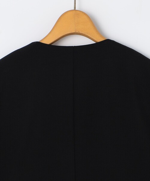 NOLLEY’S(ノーリーズ)の「《セットアップ対応》プレミアムストレッチ Vネックダブル釦ジャケット(ノーカラージャケット・レディース・キャメル/ブラック・38/36)」の20枚目の写真
