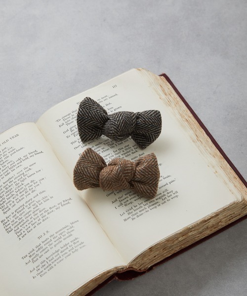 riziere（リジェール）の「ヘリンボーン柄蝶ネクタイ（ボタン取り外しシャツ対応）（蝶ネクタイ・キッズ・チャコール/ブラウン・FREE）」の5枚目の写真