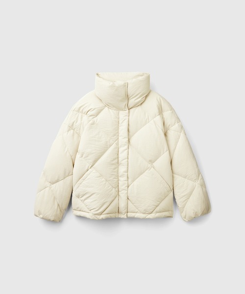 BENETTON (UNITED COLORS OF BENETTON)（ベネトンユナイテッドカラーズオブベネトン）の「【GREEN B】キルティングナイロンハイネックダウンジャケット・コート（ダウンジャケット/コート・レディース・オフホワイト/ピンクベージュ/ブラック・X-SMALL/SMALL/LARGE/MEDIUM）」の14枚目の写真