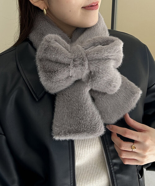 Thevon（ゼボン）の「リボンファーティペット（マフラー・レディース・ベージュ/グレー/アイボリー・FREE）」の10枚目の写真