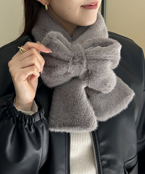 Thevon（ゼボン）の「リボンファーティペット（マフラー）」 - WEAR