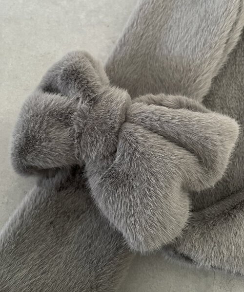 Thevon（ゼボン）の「リボンファーティペット（マフラー・レディース・ベージュ/グレー/アイボリー・FREE）」の15枚目の写真