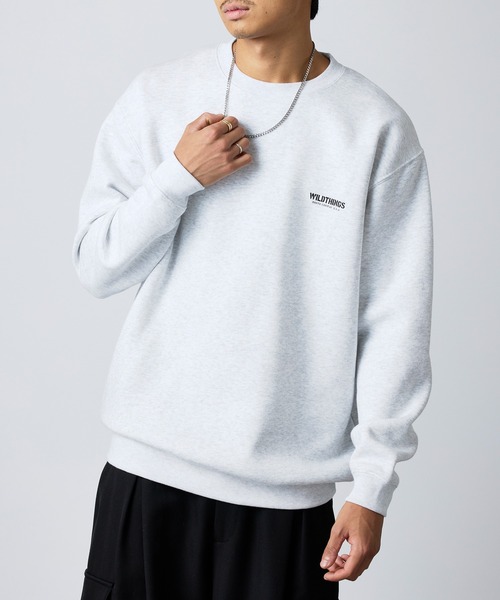 WILD THINGS（ワイルドシングス）の「【WILD THINGS】別注商品 ステンシルバックプリントスウェット（スウェット・メンズ・オリーブ/グレー/ブラック・XL/L）」の5枚目の写真