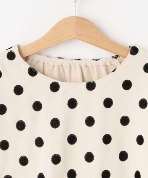 SHOO・LA・RUE（シューラルー）の「【100-140cm/プチセレ/セットアップ可】フロッキードットブラウス（シャツ/ブラウス・キッズ・アイボリー/ブラック・10/11/12/13/14）」の5枚目の写真