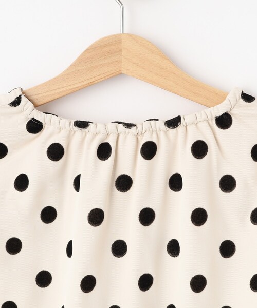 SHOO・LA・RUE（シューラルー）の「【100-140cm/プチセレ/セットアップ可】フロッキードットブラウス（シャツ/ブラウス・キッズ・アイボリー/ブラック・10/11/12/13/14）」の6枚目の写真