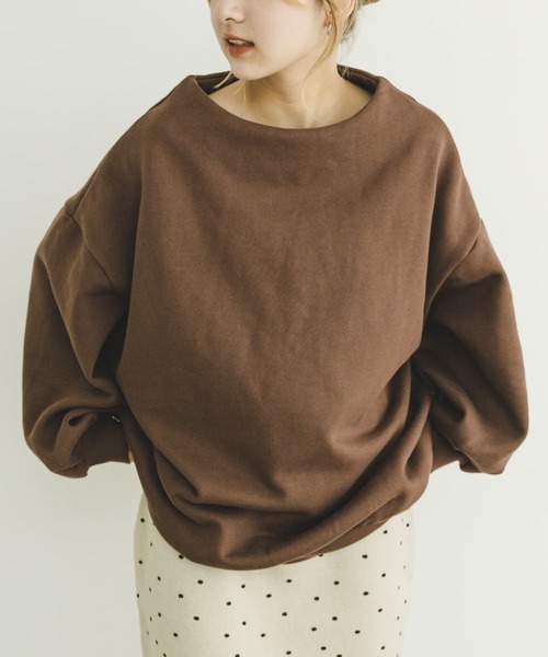 ITEMS URBANRESEARCH(アイテムズ アーバンリサーチ)の「裏起毛ボートネックスウェット(スウェット・レディース・ブラウン/グレー系その他/オフホワイト・FREE)」の4枚目の写真
