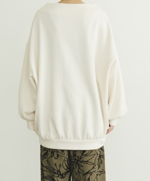 ITEMS URBANRESEARCH(アイテムズ アーバンリサーチ)の「裏起毛ボートネックスウェット(スウェット・レディース・ブラウン/グレー系その他/オフホワイト・FREE)」の13枚目の写真