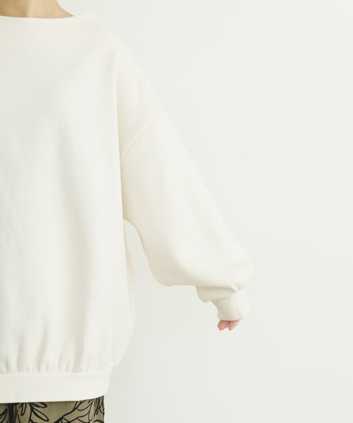 ITEMS URBANRESEARCH(アイテムズ アーバンリサーチ)の「裏起毛ボートネックスウェット(スウェット・レディース・ブラウン/グレー系その他/オフホワイト・FREE)」の14枚目の写真