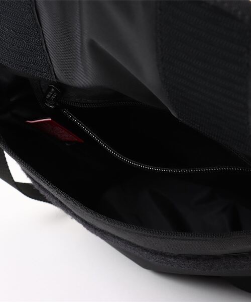 Manhattan Portage（マンハッタンポーテージ）の「Casual Messenger Bag JOJO（メッセンジャーバッグ・メンズ・ブラック・X-SMALL）」の17枚目の写真